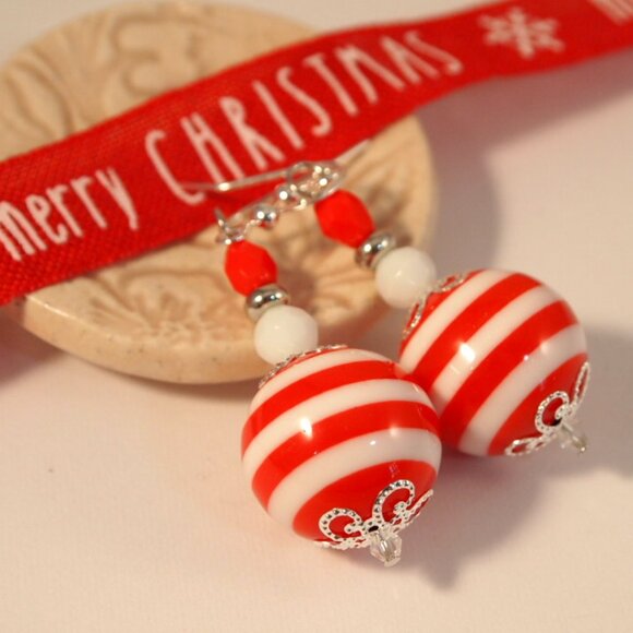 Chunky Christmas Earrings Dangle Pierced or Clip-on Earrings Christmas Jewelry - Picture 4 of 6